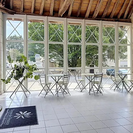 Retreat In For 3 * La Roche-Posay